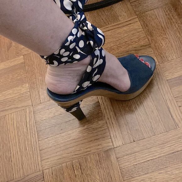 Diane von Furstenberg Eva Blue Suede Ankle Wrap Sandal. Fits size 7-7.5. - Picture 5 of 9